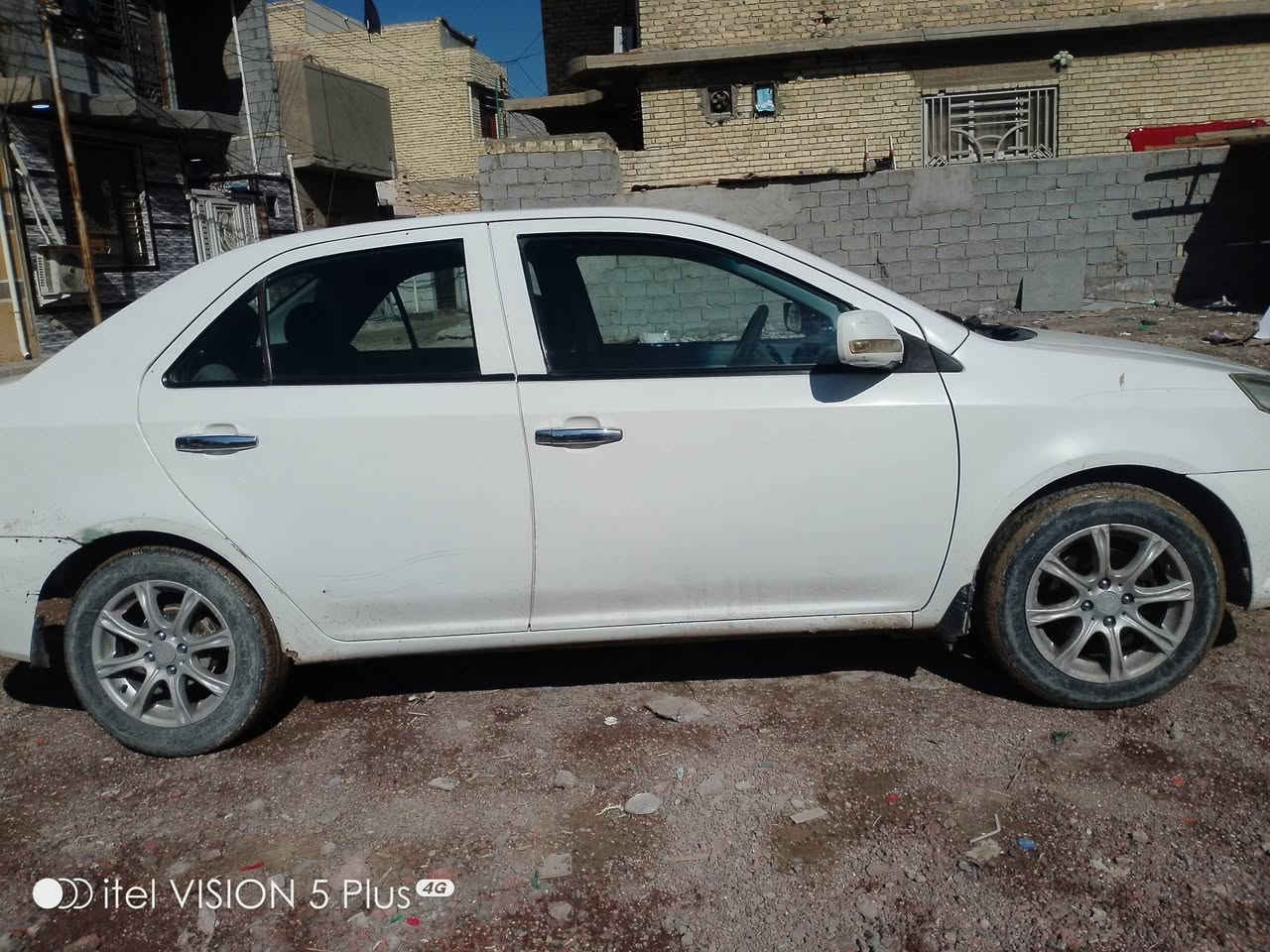 السلام عليكم سيارة جيلي نوع MK باسمي رقم بغداد انكليزي كير خير من الله محرك بيه خيط بخار حدادية نص عمر السعر 35 للاستفسار الاتصال على الرقم ***********
