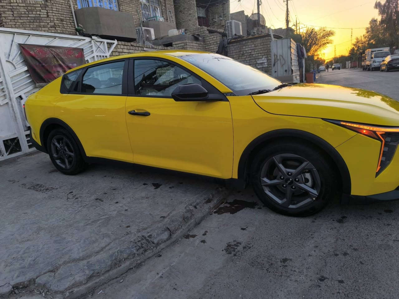 الفورتي الشكل الجديد كلياً موديل

KAi K4  25 ( وارد امريكي ) . 

ماشية 12 الف  فقط . 

لون اصفر ليموني رقم خصوصي 😉

بغداد انكليزي بسمي  

كاملة مابيهة اي نقص دوشمة 

حادث بسيط بدون تبديل بدون فتح السيارة ليبل واحد

مواصفات ( محرك 2000 دوش سمارت ذكي . بصمة تشغيل وابواب وصندوك ، تشغيل عن بعد ، شاشة ايباد كبيرة ، كاميرا خلفية ، ويل كب ، سايد بريك دكمة ، لد نهاري شمسي ، لايت 3 عدسات زنون بلادي ، بك لايت لد ، رادارات 360 ومانع توقف ، نقاط عمياء ، كروس سرعة ، مانع انزلاق ، تحديد مسار ، اوتو هولد ، نظامين قيادة ، وباقي مواصفات LX . المعروفة ) . حجر بشرط بلادي 

اي استفسار تفضل خاص وتدلل ارسل رقم 1 يصل سعر 

 وتفاصيل
السعر 173 وبيها مجال


**إذا كنت صاحب هذا الإعلان وتريد حذفه لأي سبب، رجاءا أرسل رسالة إلى الدعم الفني**