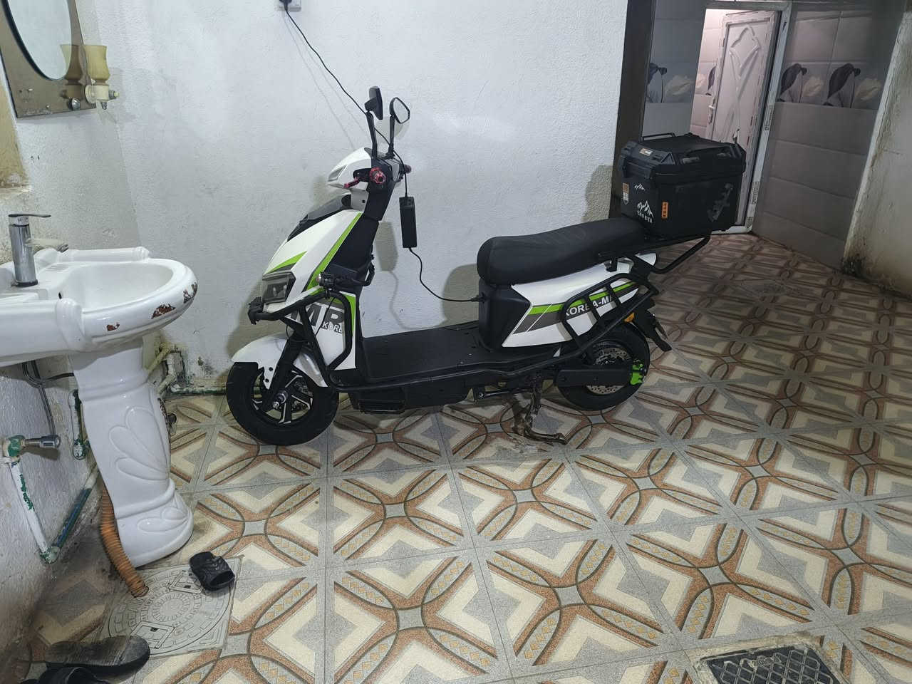 موطور شحن سكنس فوال نضافة بطاريات عل فحص مابي اي نقص زنون عالي وناصي دبل راماش كرت جاهاز مانع سرقة بلاتوث سعر ٥٥٠ بي مجال تصال ***********.      ***********
