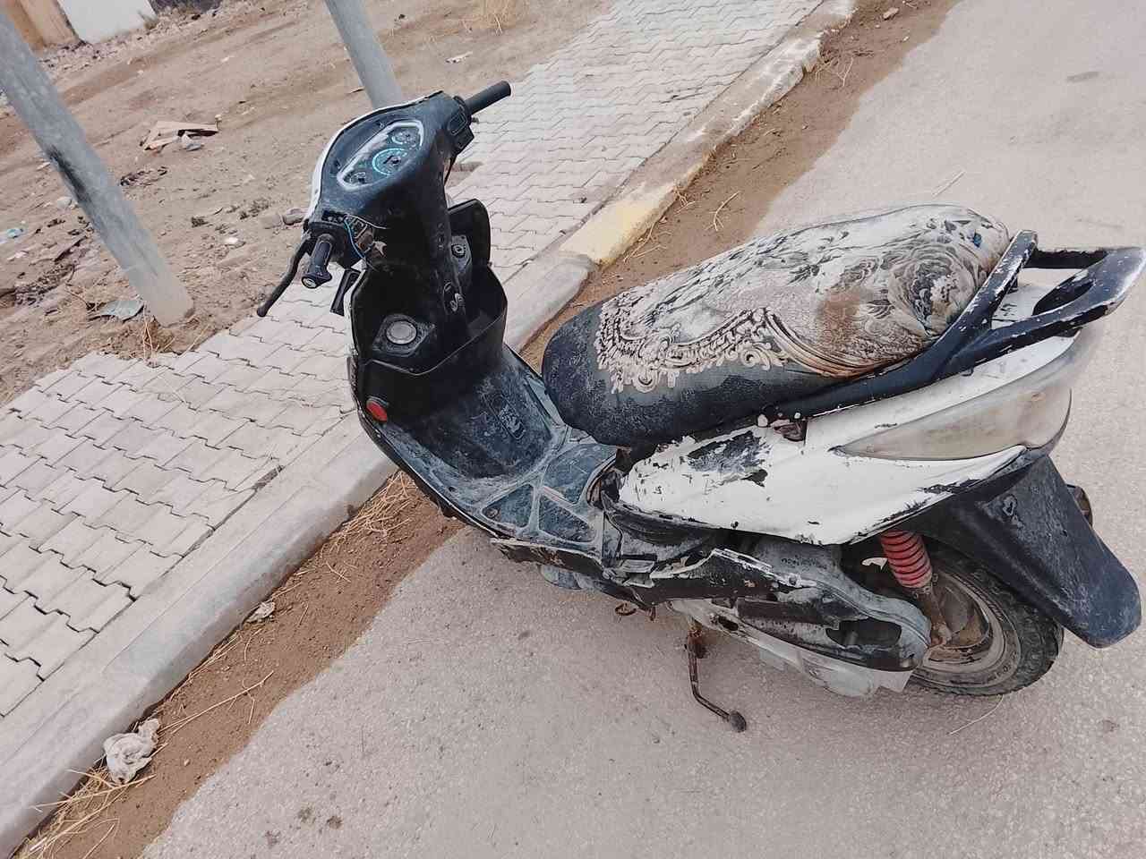 يا الله
للبيع دراجة كايمكو جي فور كهربائياته شغاله باتري جديد بي خيط تبخير السعر 150 وبي مجال بسيط العنوان الرمادي التواصل على الرقم ***********
