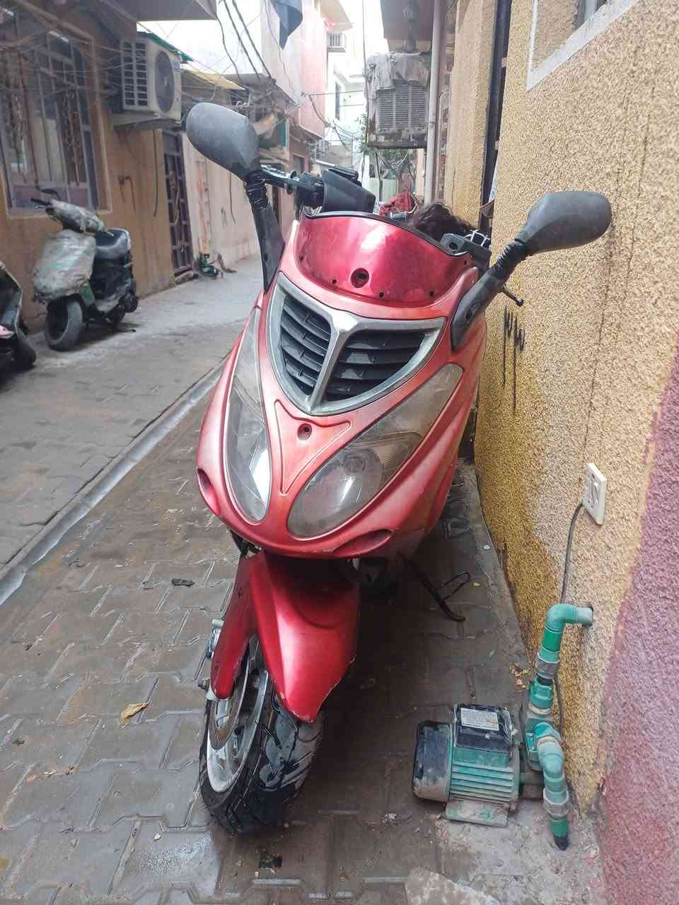 دراجه صيني سوبر يوناها 150cc سلف هندر زوج تاير جديد وترايك وين ميعجبك.. محرك مامفتوح للبيع او مراوس بإيراني.. سعر 275 بي مجال.. مكاني الكريعات... ***********
