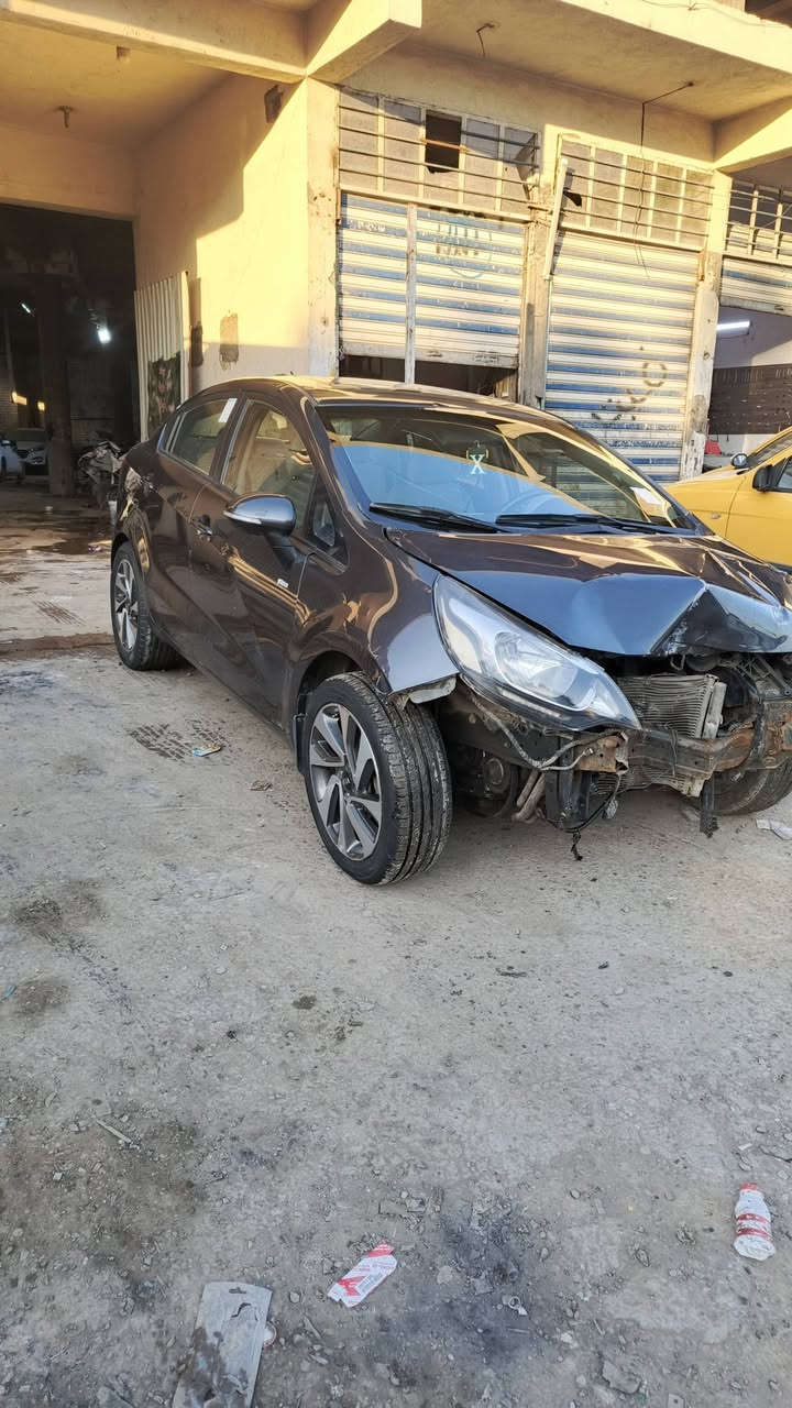 سلام عليكم
للبيع كيا ريو
موديل 2016
رقم بغداد خليجي 
فول مواصفات
ابيع عله حادثهه 
مكان السياره بغداد 
مكلف بل نشر
***********
