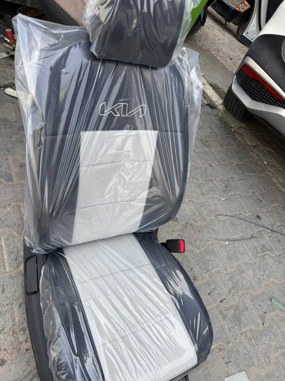 دوشمة علي العراقي لتغليف كافة أنواع السيارات جلد ياباني العنوان الكاظمية شارع النواب إسم المحل علي العراقي للاستفسار 
*********** واتساب أو اتصال فقط
