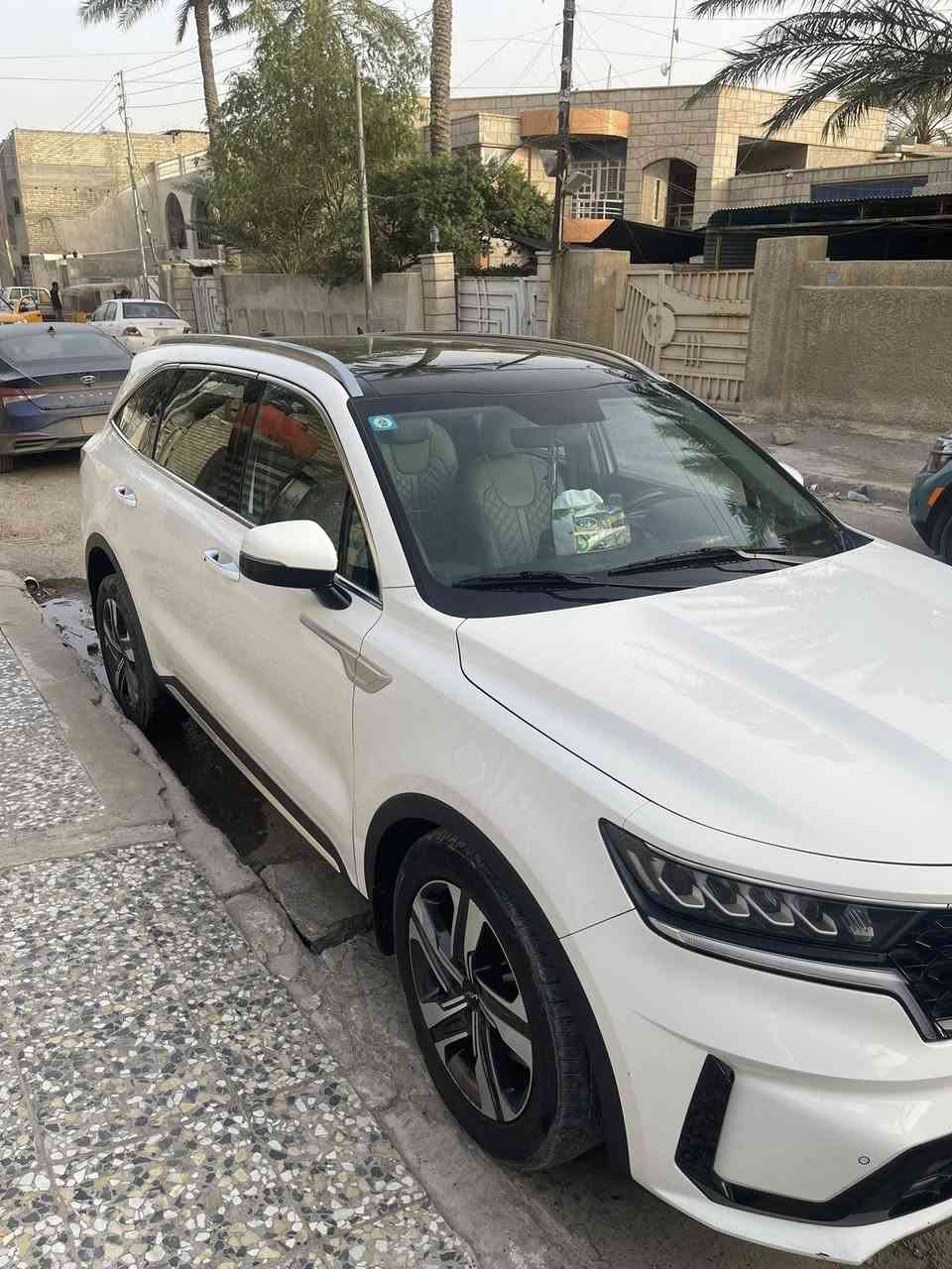 السلام عليكم 
سورنتو مديل ٢٠٢٢ رقم بغداد خليجي 
٦ سلندر 
بانورما كير ماوس
صندوق كهرباء 
وبعد هواي بيها مواصفات 
السيارة فول مواصفات 
السعر ٢٧٥$ وبيها مجال 
اتصال على هذا الرقم 
***********
سونارها مرفوق بالصور
