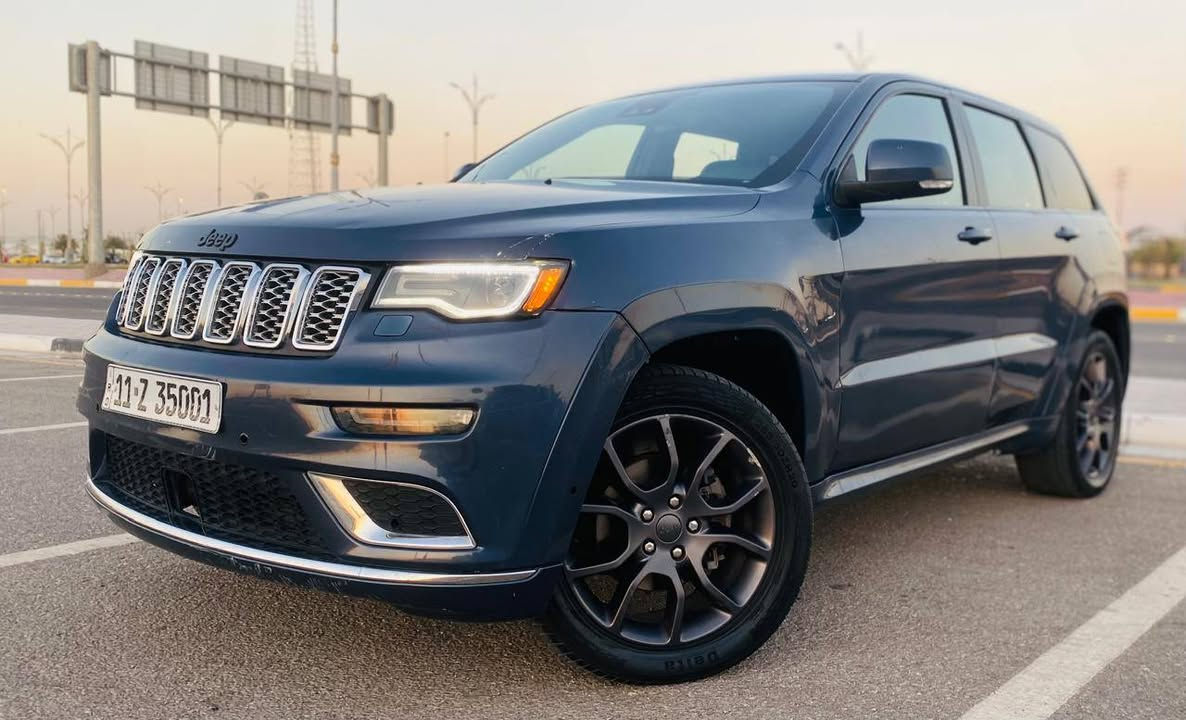 جيب سومت 2022
وارد امريكي حادث باب السايق فقط اعله مواصفات بجيب رادار امامي مع 4X4 
 مواصفات فول 
1- جكات او جوبلس تصعد وتنزل بكيفك انته 
2- فورويل وصحراء وثلج وعادي وصخور 
3- جنطه كهرباء 
4- بنرما وخزآ ميموري 
5- كشنات اماميه كهرباء 
6-  المقاعد: مقاعد من الجلد  والتبريد مع ذاكرة لحفظ وضعيات القيادة.
7- ستيرآ كهربائي وتدفئه 
8- مري شفط وقلاب عند الرجوع واشاير بلمري 
9-النظام الصوتي: نظام صوتي فاخر جداً من Harman Kardon يحتوي على 19 مكبراً للصوت.
10-نظام التحذير من التصادم الأمامي مع الفرملة التلقائية في حالات الطوارئ
11-المحرك 3600.6سلندر وكير مكفولات 
12-نظام القيادة (Selec-Terrain): يتيح لك اختيار وضعية القيادة المناسبة للطريق عبر قرص السعر 240 الستفسار ***********رقم بغداد نكليزي بسمنه مشروع وطني سنويه 2030 مكان السياره كربلاء
