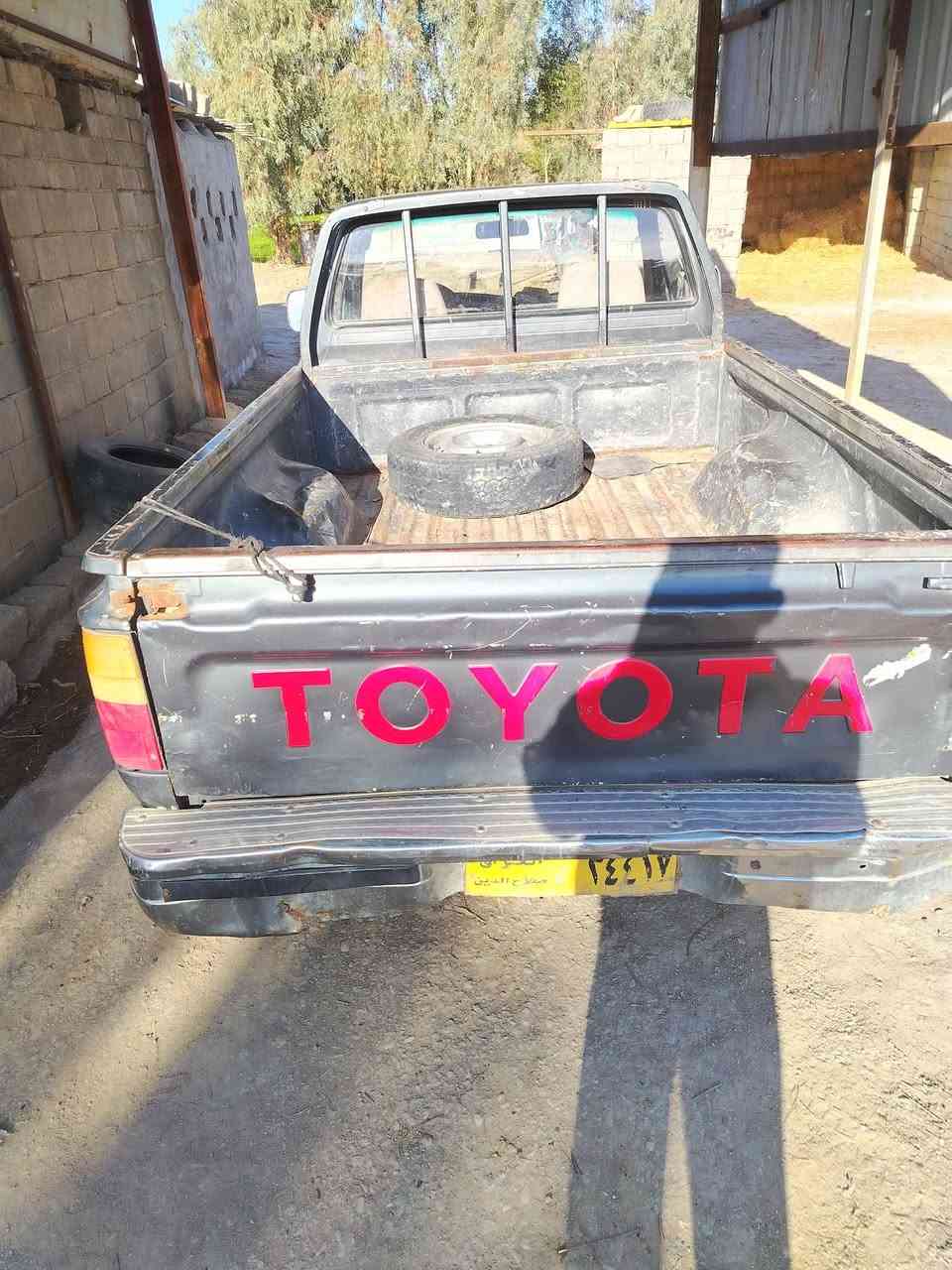 للبيع بيكم 92 السعر 30 وبيها مجال  ***********
