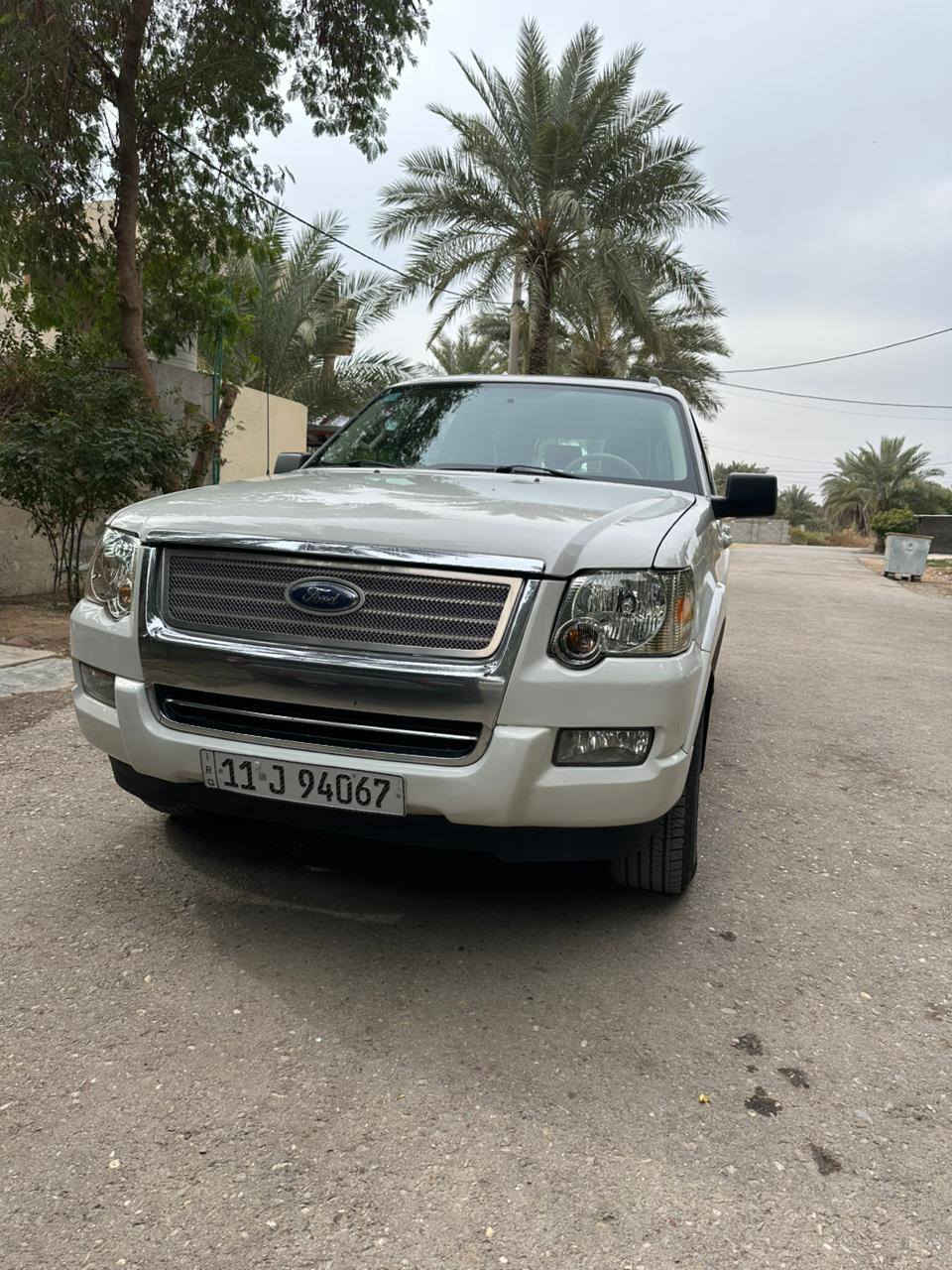 السلام عليكم
فورد اكسبلور 2010 للبيع وارد خليجي فول مواصفات 
مكفوله من صبغ وضربه استفسار على هذا الرقم 
***********
