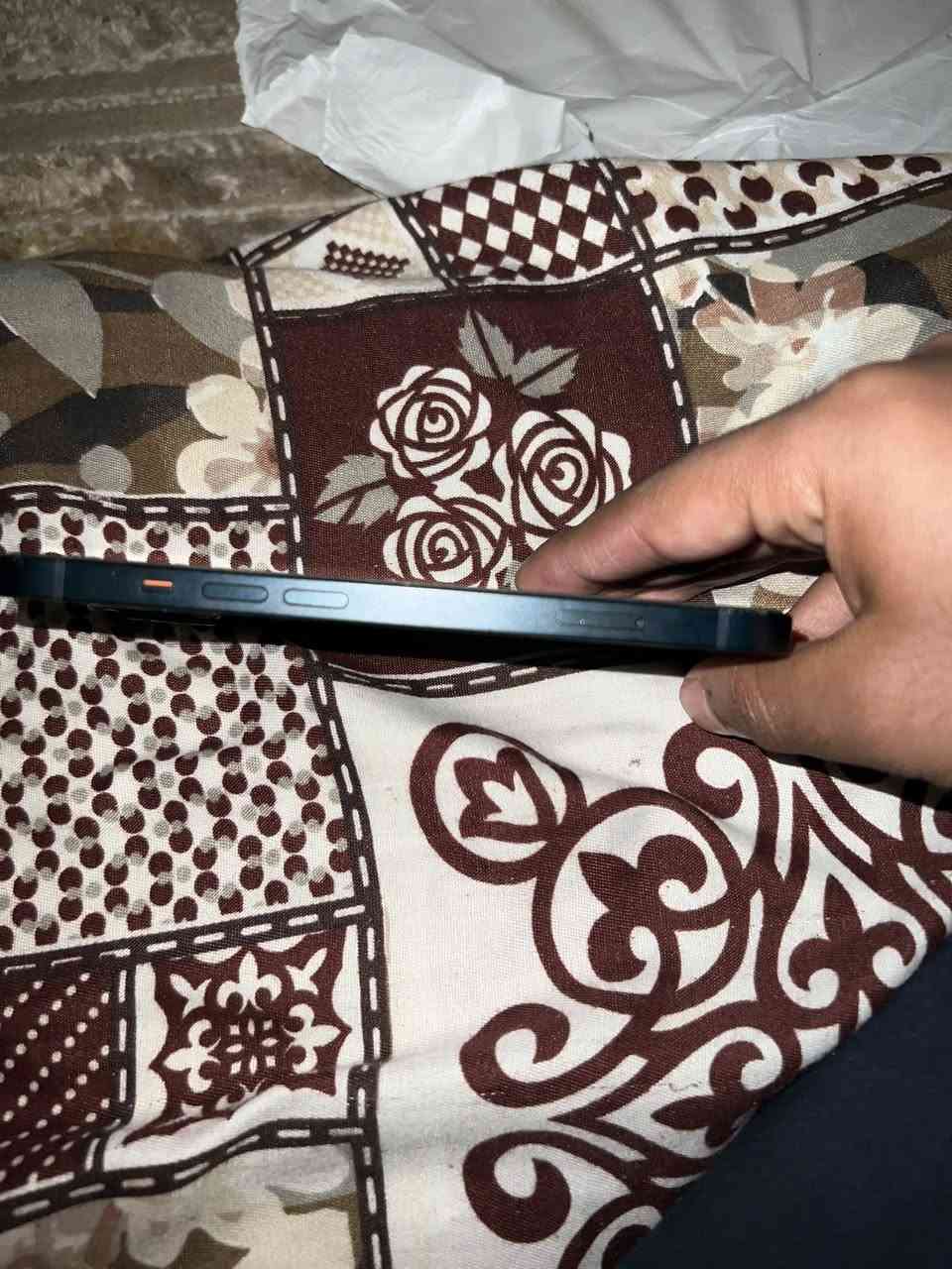 📱 ايفون 13 عادي – لون مميز
💾 الذاكرة: 128GB
🔋 البطارية:92%
✅ الجهاز شغال كامل بدون أي خلل
🔊 صوت واضح
📶 تك سيم
😌 فيس آيدي شغال
🖥️ شاشة أصلية – ثلاث خيارات
📳 هزازات شغالة طبيعي
💧 الجهاز وتر بروف (ضد الماي)
🔧 غير مفتوح ولا مستبدل أي قطعة
📩 شراي خاص أو
📞 اتصال مباشر: ***********
