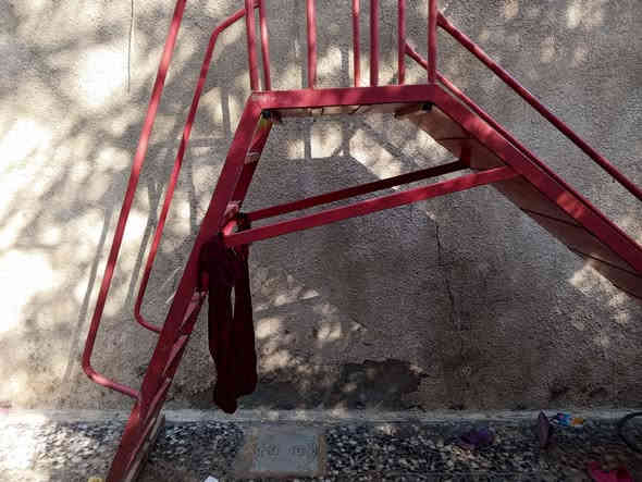 زحليكة للبيع بسعر 275 وبيها مجال اتصال على هذا الرقم ***********
