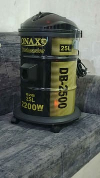 مكنسه كهربائيه 35لتر كما واضح بالصوره 55وبيها مجال قليل مامستعملة اتصا...