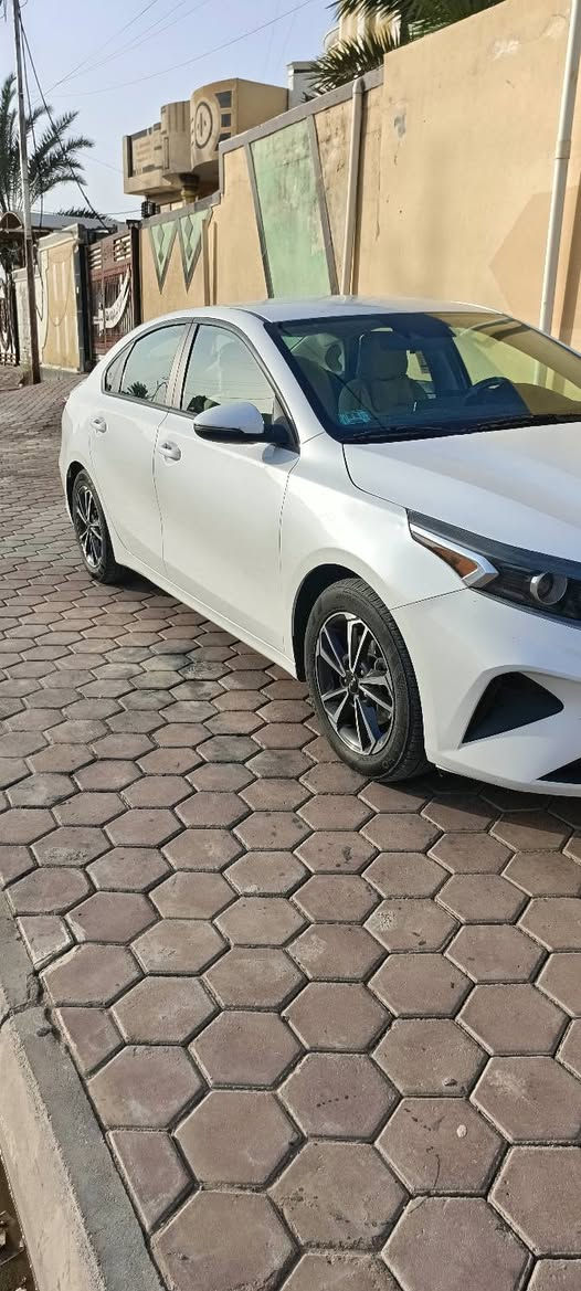 اسلام عليكم للبيع فورتي موديل23وارد امريكي مواصفات نص فول توقف ذاتي محرك 2000دوش حادث فقط بنيد مبدل غير لون السعر165و بيهه مجال ***********
