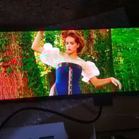 شاشة ١٤ انچ • ٤ك • شاشة لمس