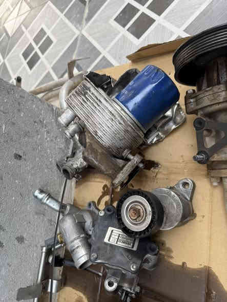 ادوات محرك ٢٤٠٠جيب بزون موديل ٢٠١٨مال كصة مكاني بالحلة قيم واخذهن ***********
