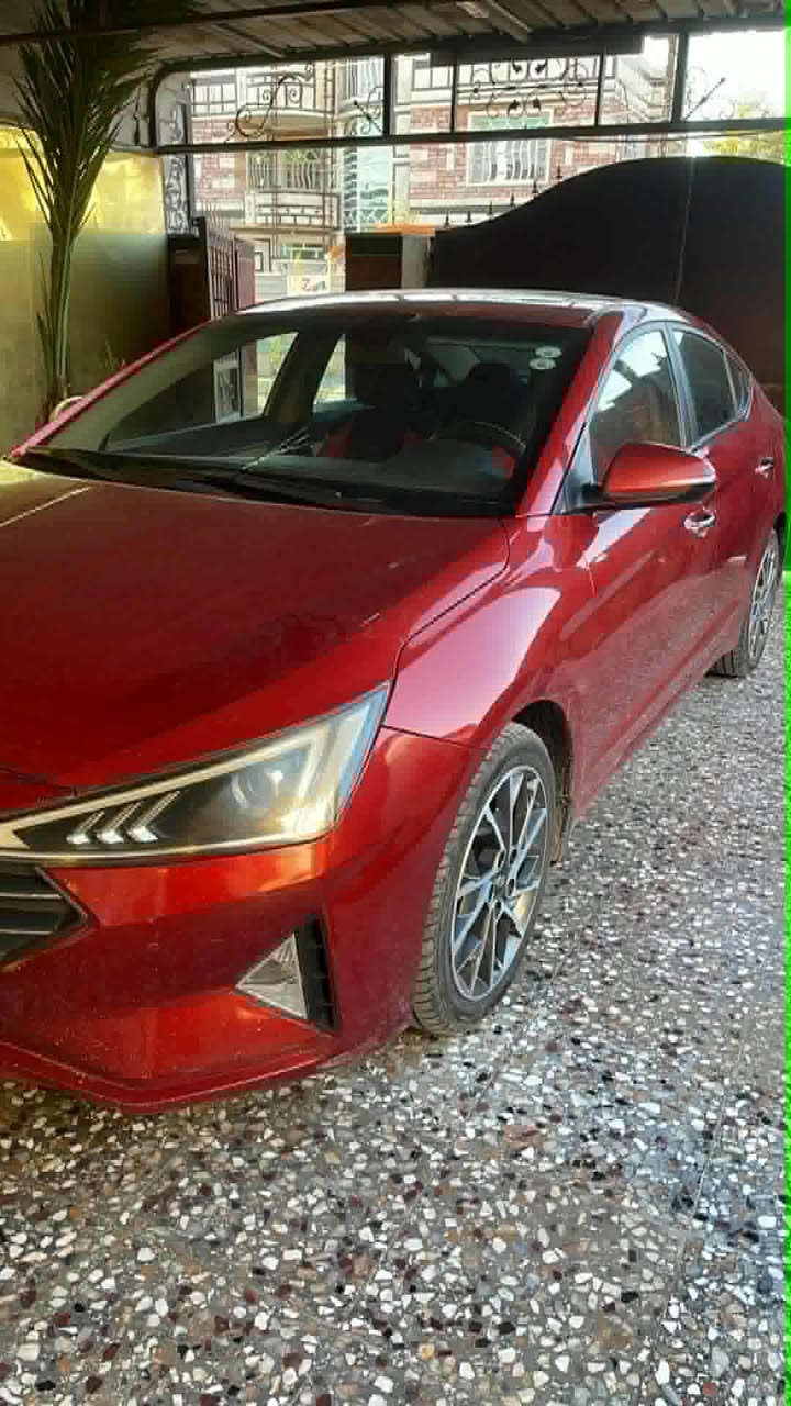 سلام عليكم
للبيع النترا 2020 خليجي وكاله 
عداد المسافه :150الف 
المواصفات.......
فتحه سقف اسلايت 
بصمتين تشغيل 
بصمه ابواب 
مثبت سرعه  
شاشه ثلاث انظمه 
داخل بيجي 
كامرا  وخلفي
محرك 2000
تخم تاير ويل كب 
السياره  جديده 
مكان سياره بغداد الغزالية 
السعر / 147 بيها مجال         
***********
