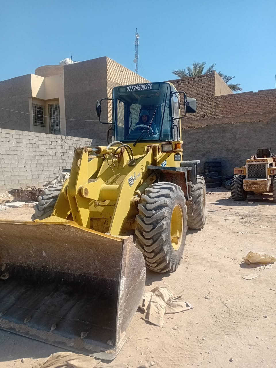 شفل كوماتسو حجم ١٠٠مكينه ٦ سلند رقم نجف انكليزي بسمي مكان الشفل كربلاءلاستفسار ***********
