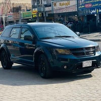 للبيع فقط دوج جورني ٢٠١٣ نضيفة رقم بغداد ٦ سلندر ٧ راكب فول  ٣ قطع تبر...