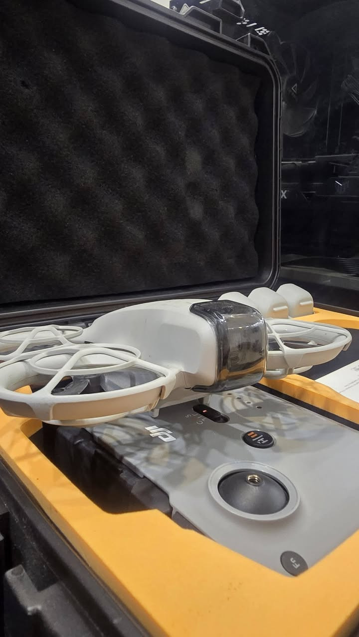 للبيع: درون DJI Neo كومبو بحالة ممتازة شبه جديدة! 🦅
الاستخدام: قليل جداً (أخت الجديد) وبحالة ممتازة وبدون أي مشاكل.

​الملحقات: 

​٣ بطاريات أصلية (عمر البطارية ممتاز).

​مراوح إضافية (سبير).

جويستك

​كامل ملحقاتها الأساسية.
كارتونة الاصلية

​السعر: [٦٠٠] (بيها مجال بسيط للشراي )

المكان: [بغداد الدورة]

للتواصل والاستفسار: [***********]
