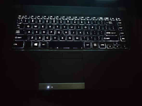 لابتوب توشييا
أول تم 150 واصل 
cori7 جيل خامس 
سوبر سلم رجال أعمال 
كيبور ضوئي
هارد ssd رام 4 
بطاريه اقل شي ساعتين 
مكاني بغداد الي حاب يجي 
رقم ***********
