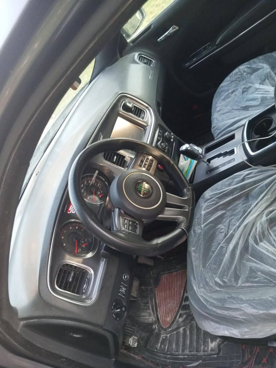 السلام عليكم
جارجر ٢٠١٤ 
لون فيلي 
مكينه ٨ سلندر ٥٧٠٠
رقم بغداد الجديد تحويل ثاني يوم 
مكان بغداد
السونار مرفق وي المنشور 
السعر ١٤٠ بيها مجال قليل 
مكلف بالنشر هذا رقم راعيها 
***********
