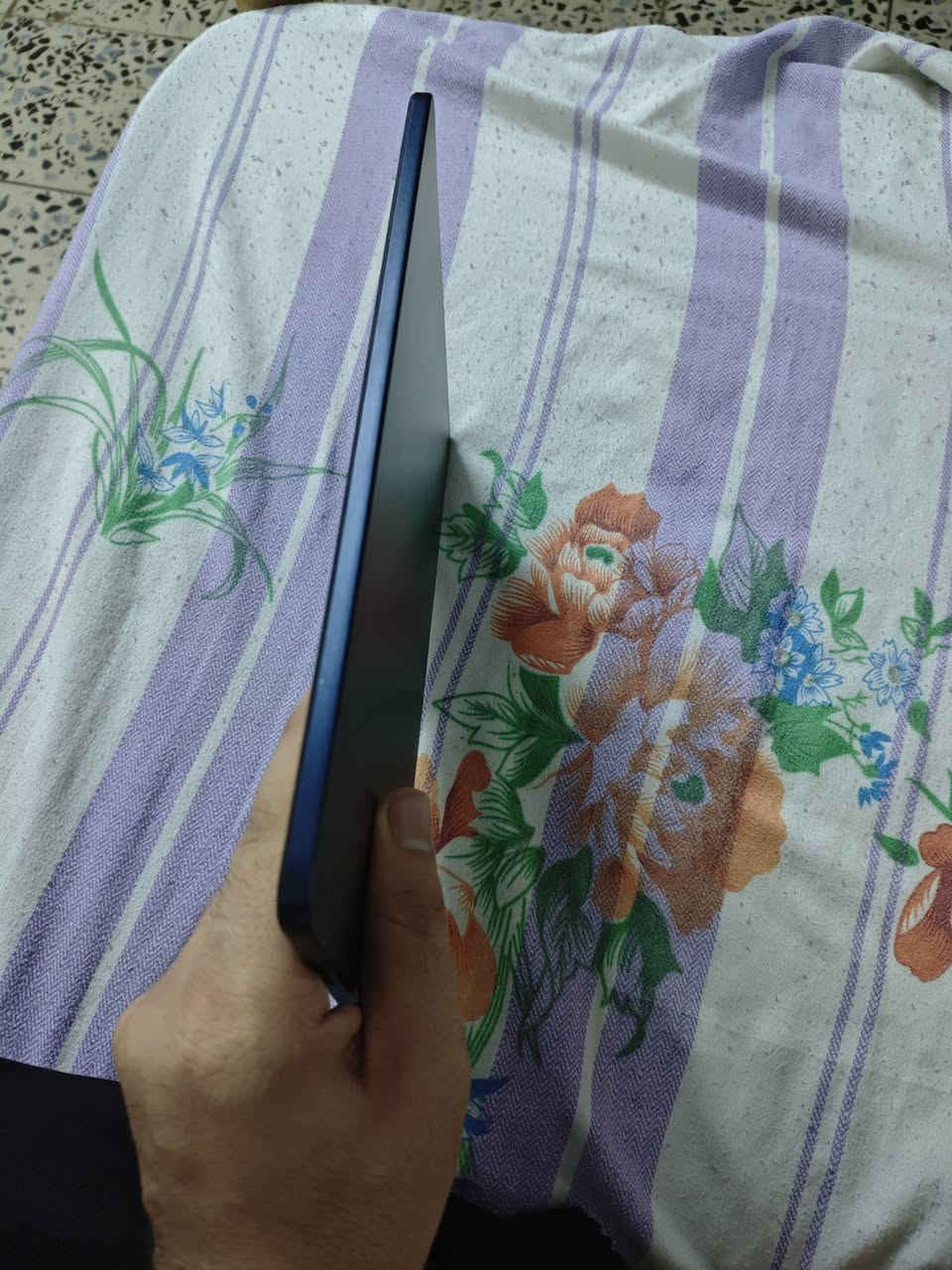 poco pad للبيع 
السعر 300 الف نهائي 
غراضة كاملة مع 2 كفر 
واحد شفاف واحد دفتري جلد
***********
مكان بغداد الشعب
