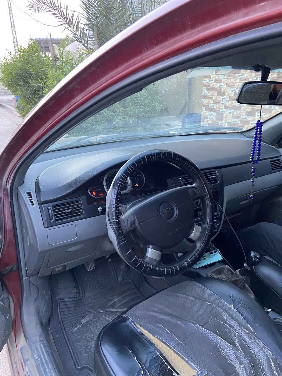 السلام عليكم … اوبترا 2005 كير عادي مكينه وكير  خير من الله تبريد شغال ثلج صدر كله جديد باتري جديد تخم  تاير جديد السياره بيها طخطخات بسيطه وبيها شويه جراد وبيها  صبغ هلال الجاملغ الخلفي ونهايه باب العبري رقمها الماني سنويه باسمي السعر 55$ وبيها مجال مكاني بغداد رقم ***********
