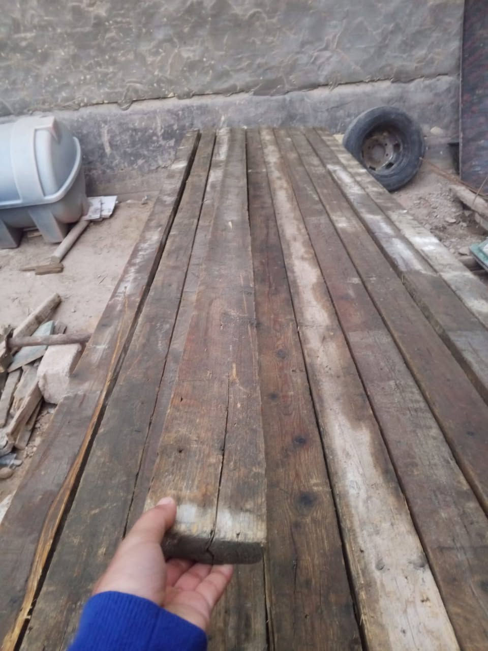 مكعبين ابو الرابعه تارس وسير طول متر مكعبين ونص كله نضيف ومكعب سير طول متر ونص ***********
