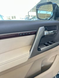 لاندكروز • ٥.٧ VXR • كفاله عامه