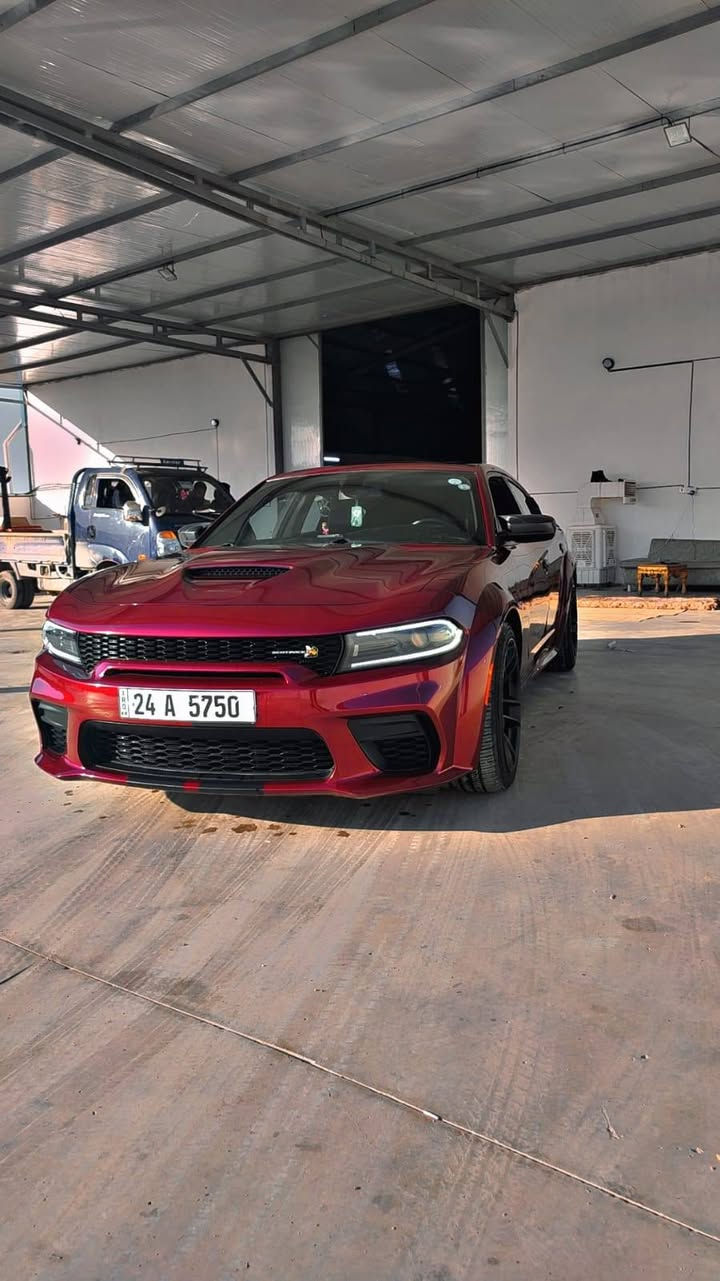 السلام عليكم 
سكات باك وايد بدي اصل 
لون كرزي مميز 
فول ما عدا الرادار 
مشي 40 ميل 
كفاله محرك و كير و شاصي 
سياره ستوك علا وضع الشركه 
السعر 34 الف و بيها مجال
***********
