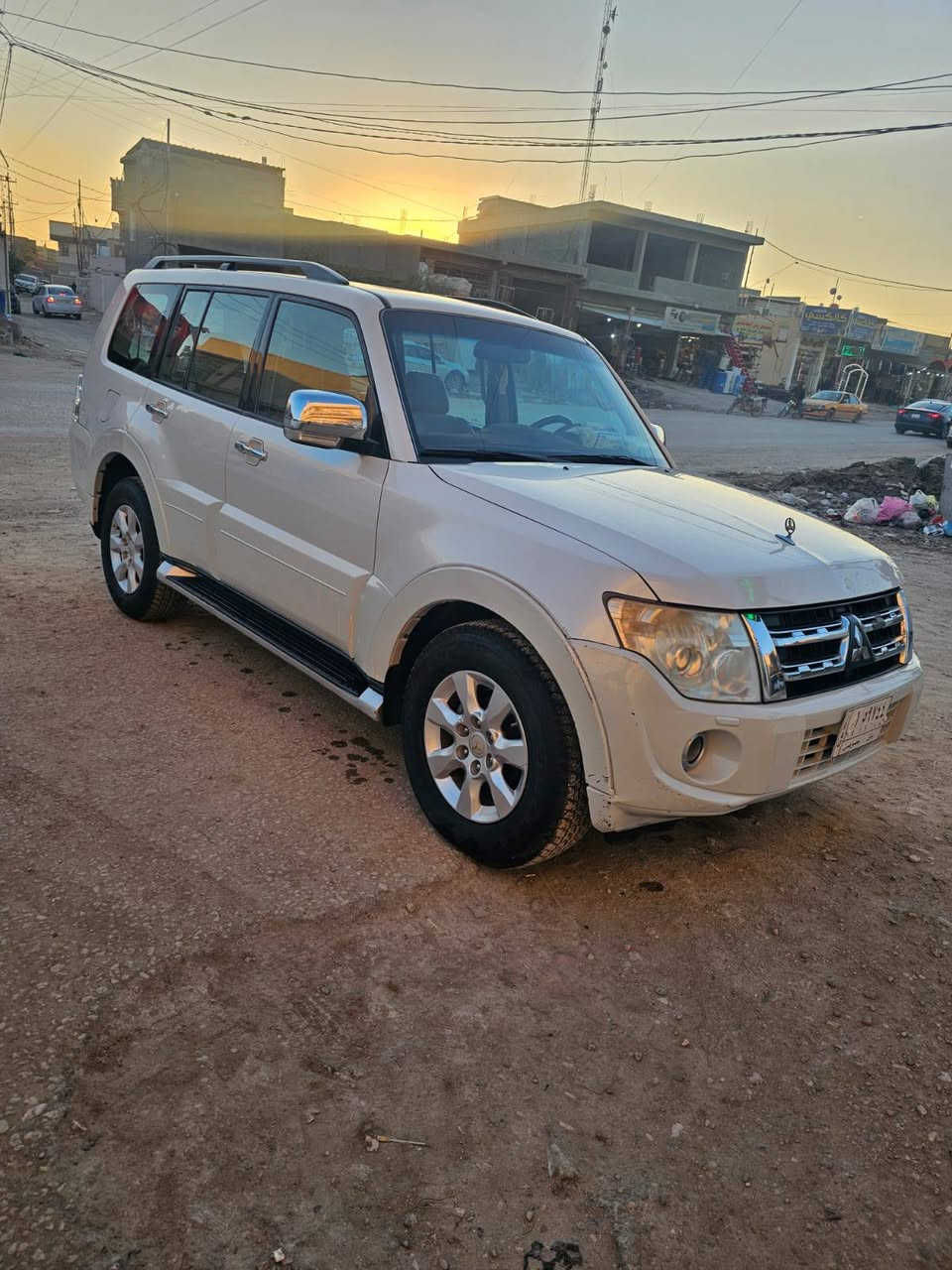 باجيرو حبتور 2014
بيه باب مبدل والدوسه مال الجنطه  بيه كسر صغير من الطرف
ماشيه 172حقيقي 
8ايرباك 
7راكب 
دبل تحكم ستيرن 3
كأمره وحساس خلفي 
داخل صاج 
ويل 17 
محرك 3500 
مري شفط 
اشاير بل مري  
فوريل 4x4 سياره مواصفات معروفه 
السعر 154
 للاستفسار ***********
