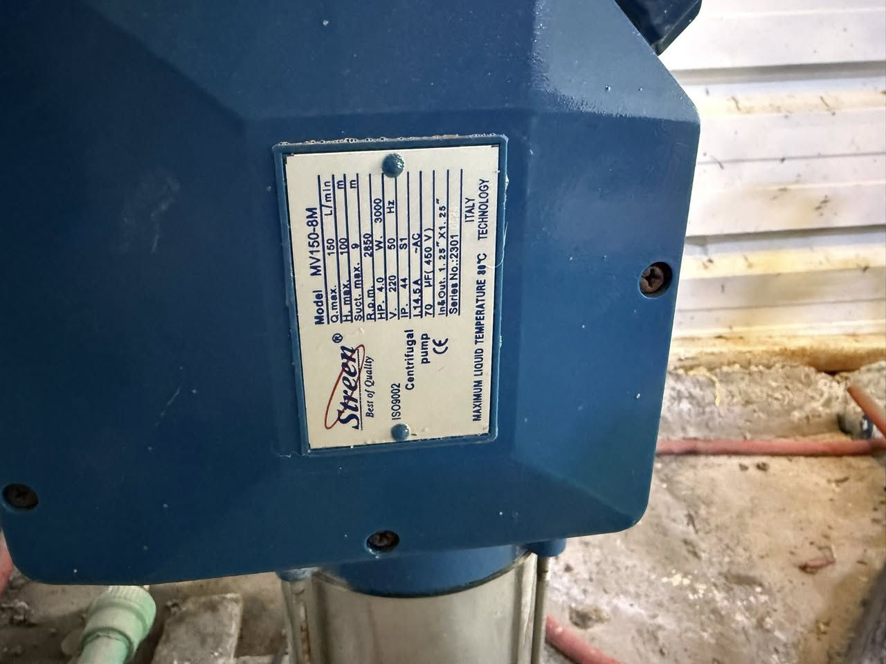 سلام عليكم.   للبيع  جك 3️⃣ طن مستعمل  شهر وماطور غسل  8️⃣ بشارات إيطالي ويا صوندة بس مزروفة طول. صوندة 🔟 أمتار مكان بغداد الحسينية/. مال راشدية ***********
