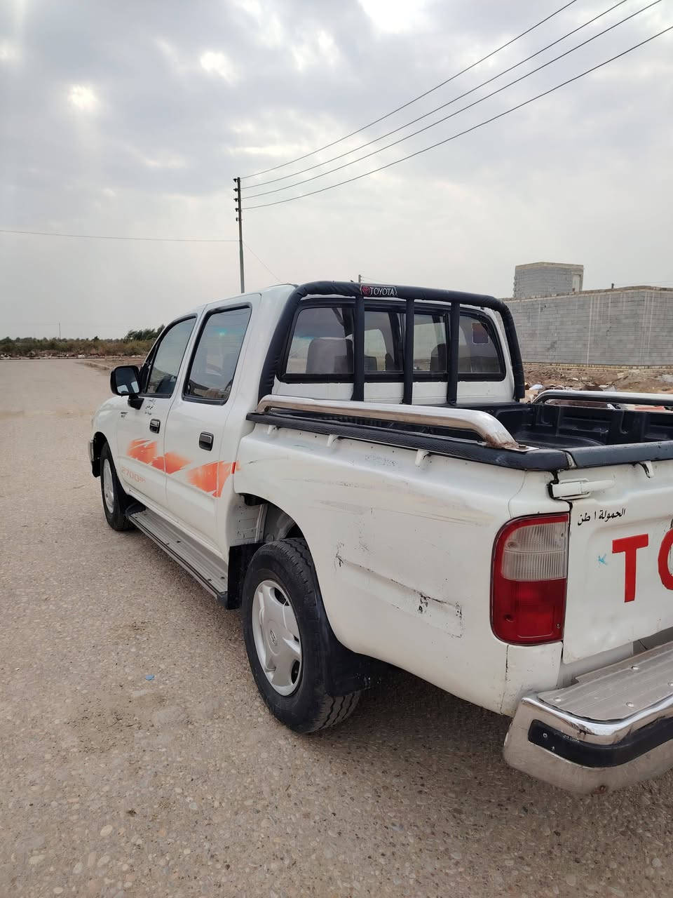 السلام عليكم البيع جمره موديل 2004 مالت جني تخم تاير جديد حداديه جديده كهربايات كلها مكفول مكينه لا تنقص ولا تبخر خير من الله تبريد شغال الرقم البصره تحويل مباشر ثاني يوم  سنويه مجدده 2028 السعر ٩٣ وبيها مجال مكان ميسان المجر الكبير الستفسار على هاذ الرقم *********** مكلف بل نشر
