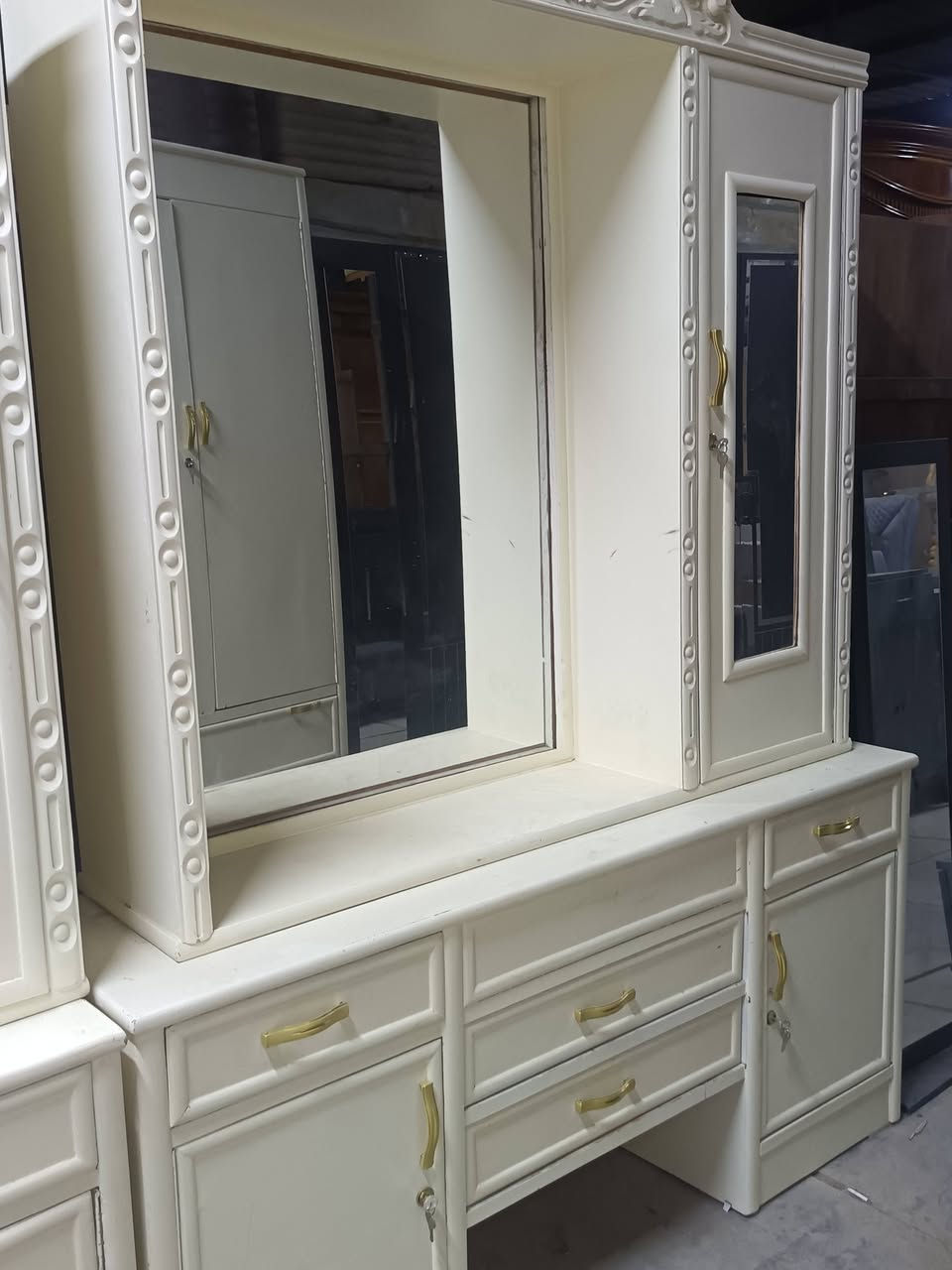 يا الله سلام عليكم
غرفه عراقيه البيع داخل وخارج صاج صبغ ابيض حراري ام سته 

شعدك البيع دز خاص 

***********  وتساب
