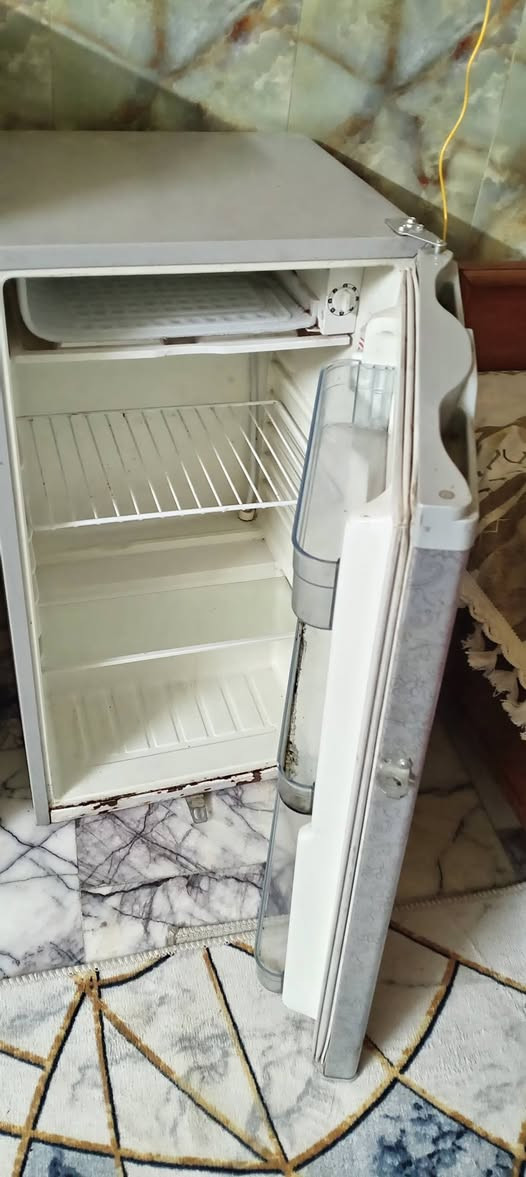 ثلاجه صغيره نضيفه جداً وشغاله ب75 وبيها مجال


**إذا كنت صاحب هذا الإعلان وتريد حذفه لأي سبب، رجاءا أرسل رسالة إلى الدعم الفني**