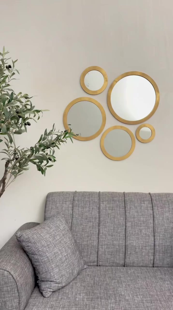 ✨ غيري شكل الجدار بلمسة ذهبية فاخرة!
ب20 الف فقط مع توصيل
طقم مرايا دائرية يضيف اتساع وأناقة لأي مساحة.

مثالي للصالون، غرفة النوم أو الممرات.

5 مرايا بأحجام متنوعة تمنحك حرية ترتيب لا نهائية.

تصميم ذهبي لامع يلفت الأنظار فورًا!

سهل التثبيت وخفيف الوزن.

💛 قطعة ديكور بسيطة… لكن تأثيرها كبير!
 #اكسبلور #فولو #العراق #مرايا #ديكور #توصيل_طلبات #كلشي_موجود_ورخيص


**إذا كنت صاحب هذا الإعلان وتريد حذفه لأي سبب، رجاءا أرسل رسالة إلى الدعم الفني**