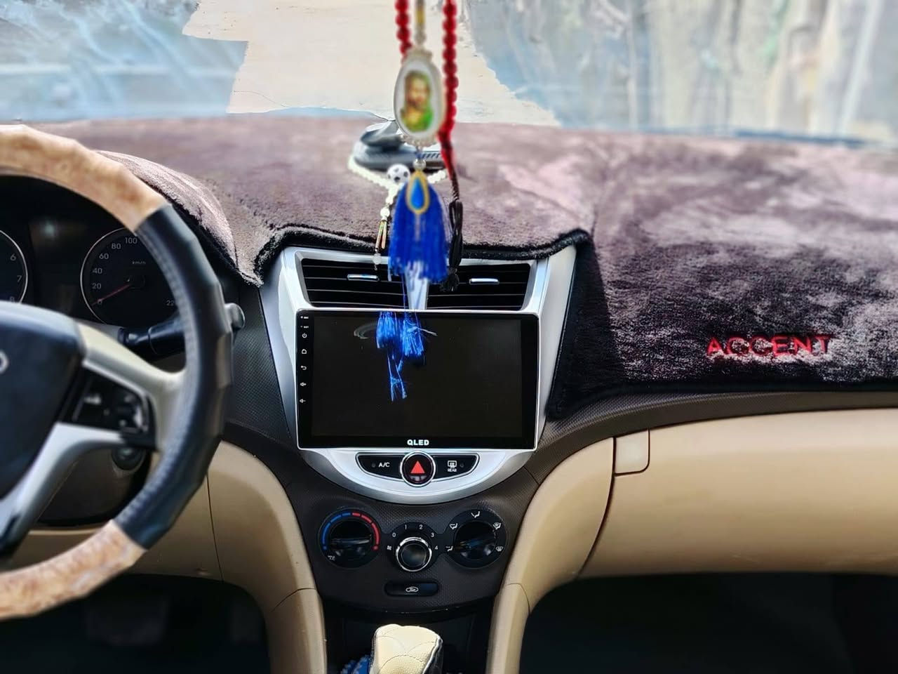 سلام عليكم اكسنت موديل ١٥ خليجية كير مكينه حداديه تخم تاير تبريد ثلج السعر ٧٥ سنويه قرب صيطرت الا اثار رقم الهاتف *********** حجم مكينه ١٤٠٠
