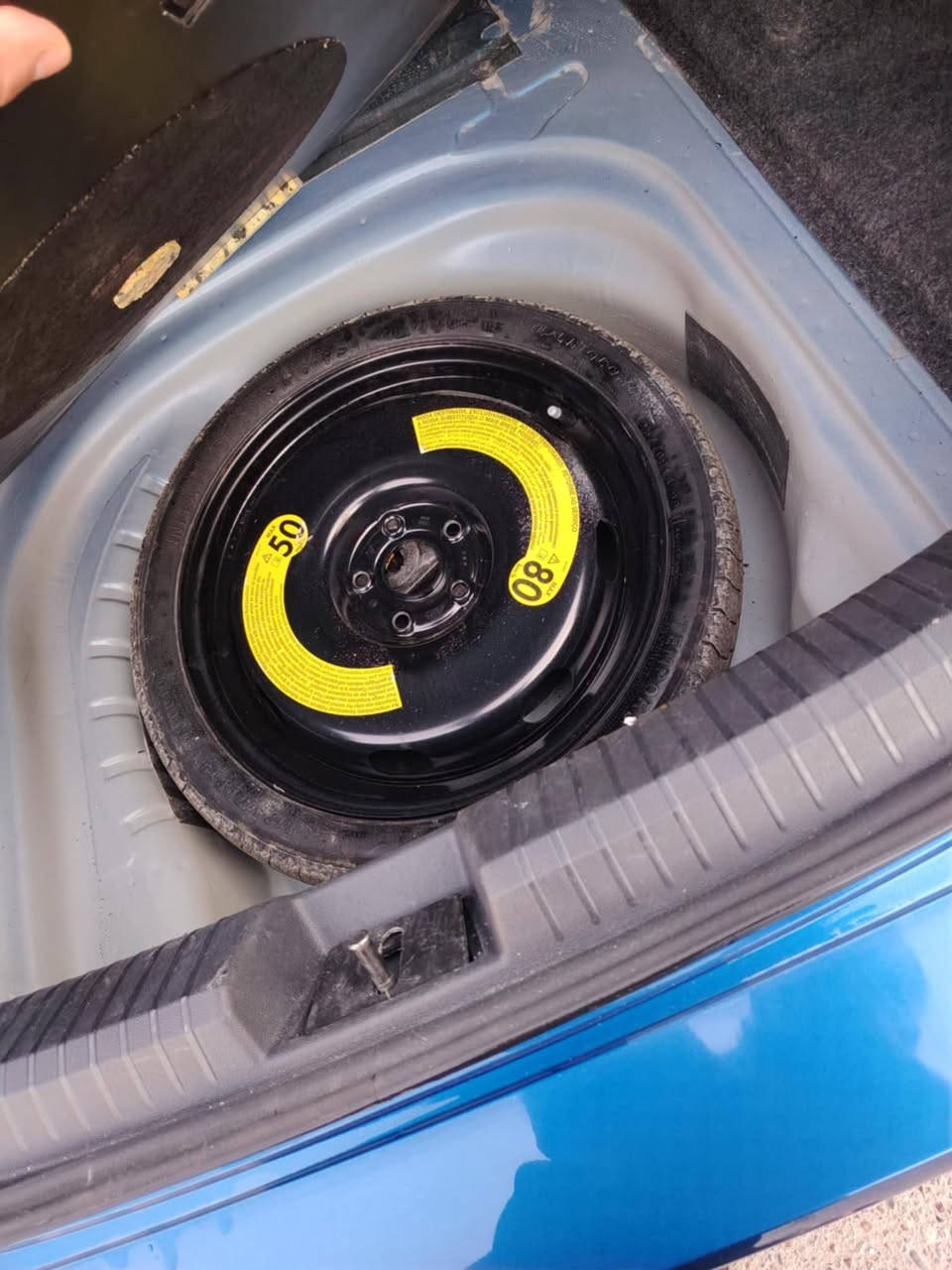 السلام عليكم جيتا فول مواصفات موديل 2024 ماشية 22 فقط حادثها موضح بالصور بنيد مبدل  وصبغ جاملغ خلفي فقط...الجاملغ الامامي  بارد...
مواصفات se فتحة بصمة تشغيل وابواب وتشغيل عن بعد ... تدفئة بالكشنات...كشنات كهرباء ...السيارة جديدة جدا وبالخير عالياخذها رقم شمالي تحويل او وكالة 
للبيع السعر 162 مكان السيارة بغداد اليرموك قرب ساحة قحطان
الاتصال على الرقم ***********
