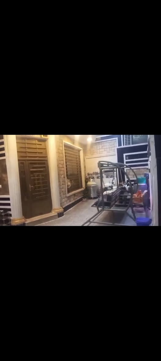 سلام عليكم شباب بيت 190 متر واقع حال 200 متر ضياء الحلفي المربع الذهبي البيت ديكورات وفول كامل من كلشي و الي يحب يراسلني ادزلة مقطع تصوير البيت كامل ***********
