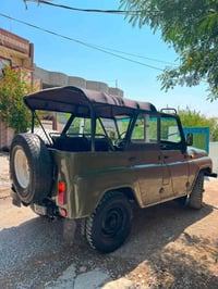 جيب واز • ٢٠٠٢ • زيتوني