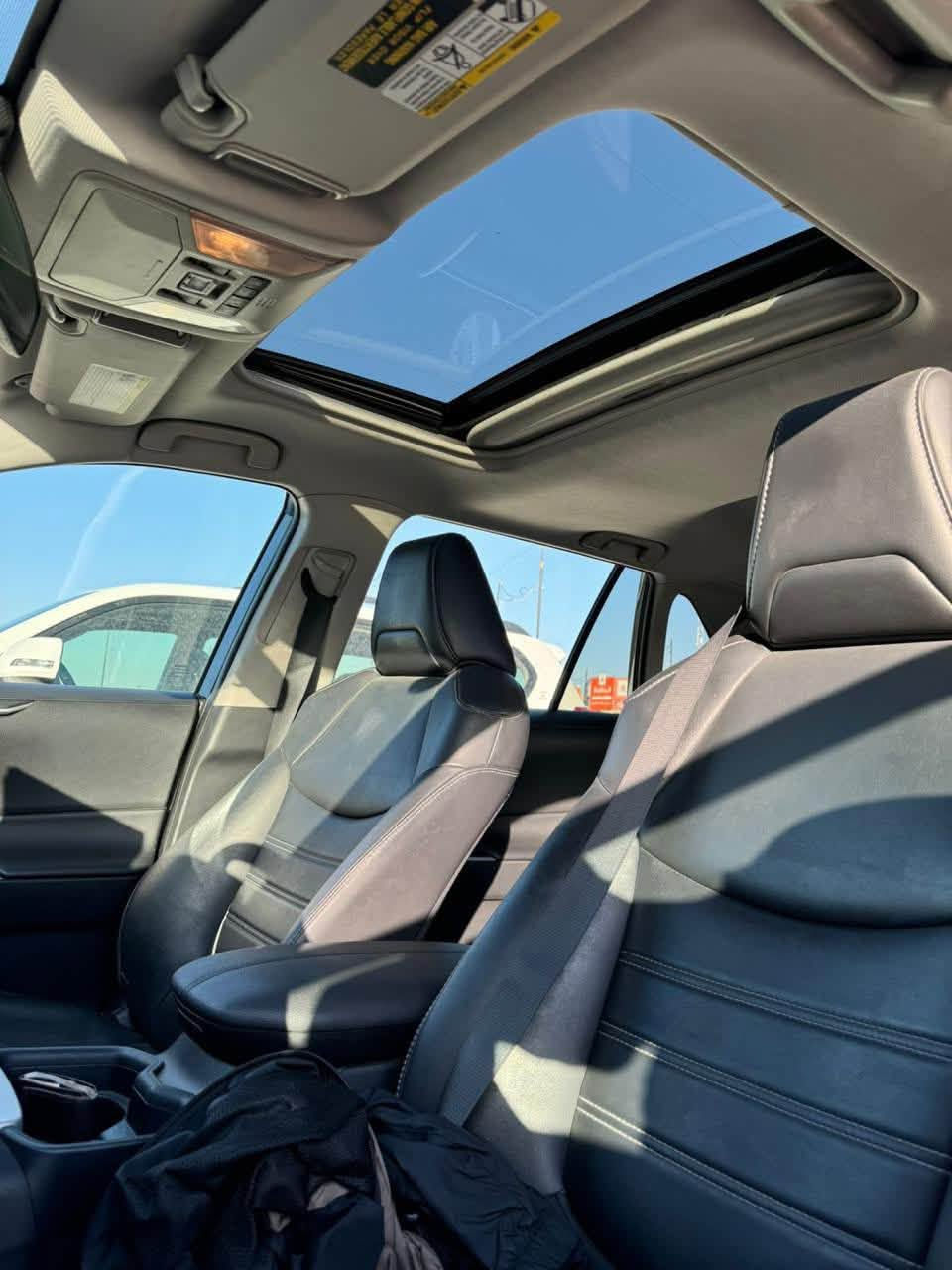 سيارة RAV 4 2021

فول مواصفات فئة XLE
بصمة 
رادار 
نقطة عمياء
كشنات جلد 
كشن كهربائي
فتحة سقف
تبريد قطعتين
3 انظمة قيادة 
اضاءة LED 
جنطة كهربائية شفط وباقي المواصفات المعروفة مال XLE 

السيارة نظيفة ماشية 36 مامفتوح بيها برغي
السيارة كلين بدون حادث وما بيها قطرة صبغ فقط دعامية امامية واكعة  سونارها موجود بالصور
السعر المطلوب 220$ وبيها مجال اليحب يشتري يتصل ويدلل
مكان السيارة كربلاء 

***********

