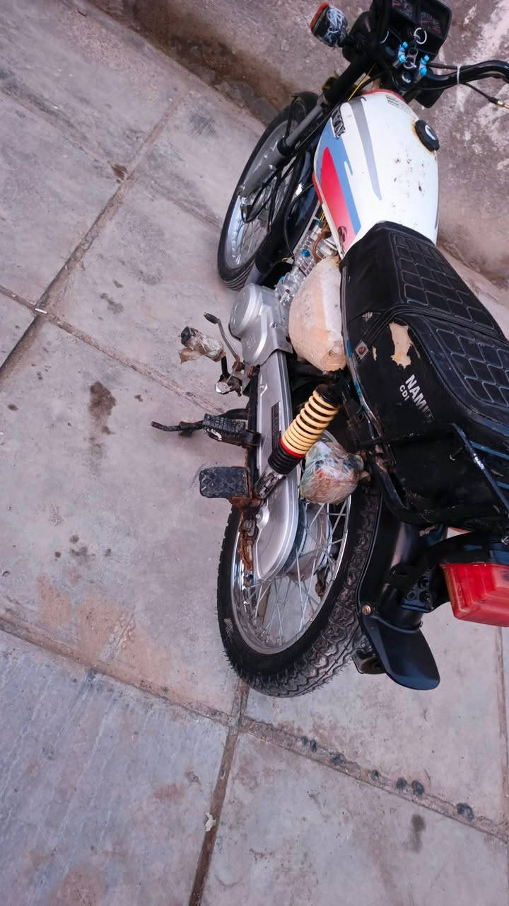 سلام عليكم دراجه ارشه موديل16محرك 23 دراجه ماناقصه شي كهربائيات كلها شغاله مكاني كوت الاحرار ممتواجد خاص فقط اتصل وبيك خير وتدلل ***********
