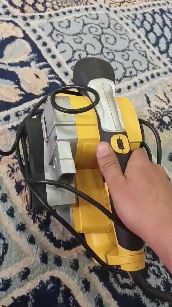 سلام عليكم ادرات نجاره علا شغل عنواني بغداد لأمين ***********
