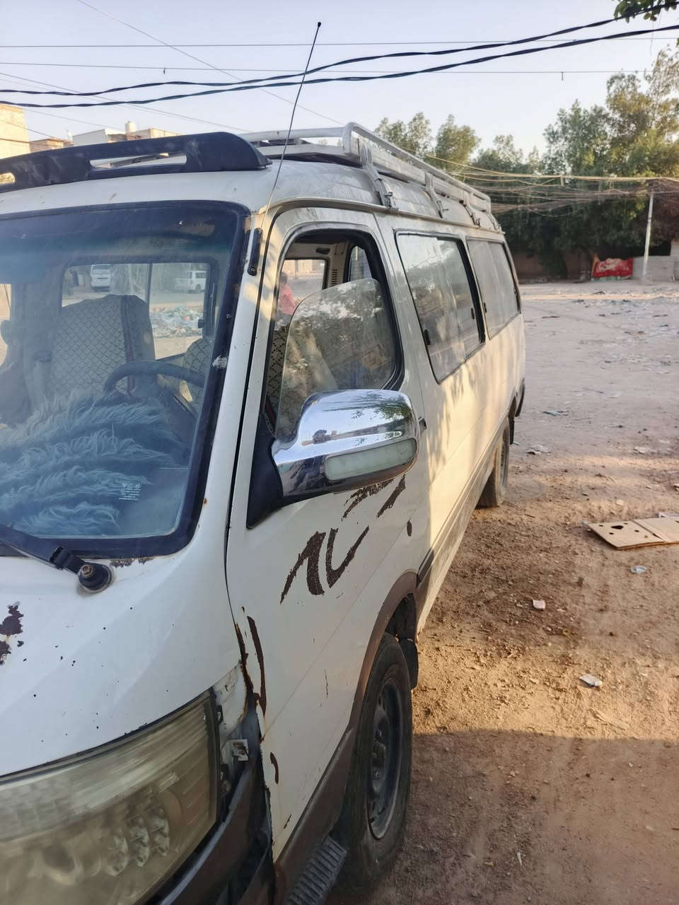 السلام عليكم  سيارة ٢٠١٣ للبيع فاتون موصليه ماعليها اشاره حداديه ومكينه جديده  سياره جاهزه لشغل السعر ب ٢٢ وبيهه مجال  الاستفسار  ع الرقم***********
