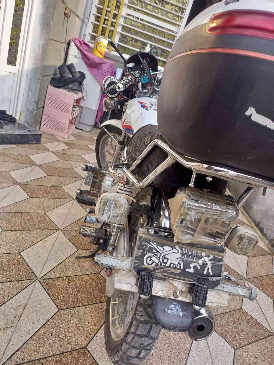 للبيع دراجه سفانه موديل 24 اوراق اصولي كهربائيات شغاله بصمه تشغيل عن بعد اوراق اصولي دراجه مجنبزه وخير من الله السعر 650 قفل 
رقم ***********
