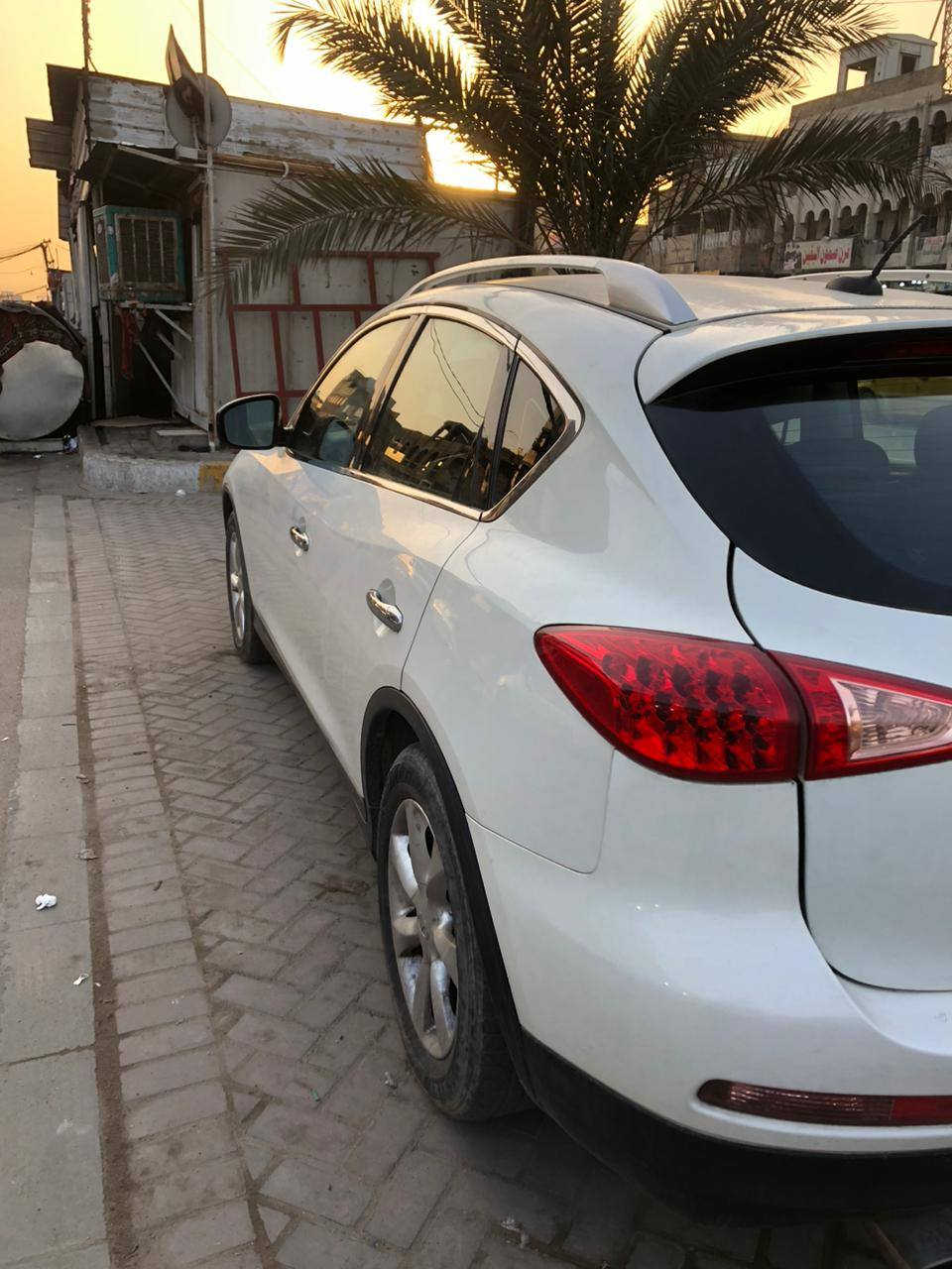 السلام عليكم
انفنتي موديل ٢٠١٠ وارد أمريكي 
ماشية ٥٤ الف فول مواصفات
السيارة باسمي تحويل شرط 
مكاني بغداد مدينة الصدر شارع الفلاح قطاع ٥
***********
السعر ١١٥ ورقة
و كلشي موضح بالصور و السونار
