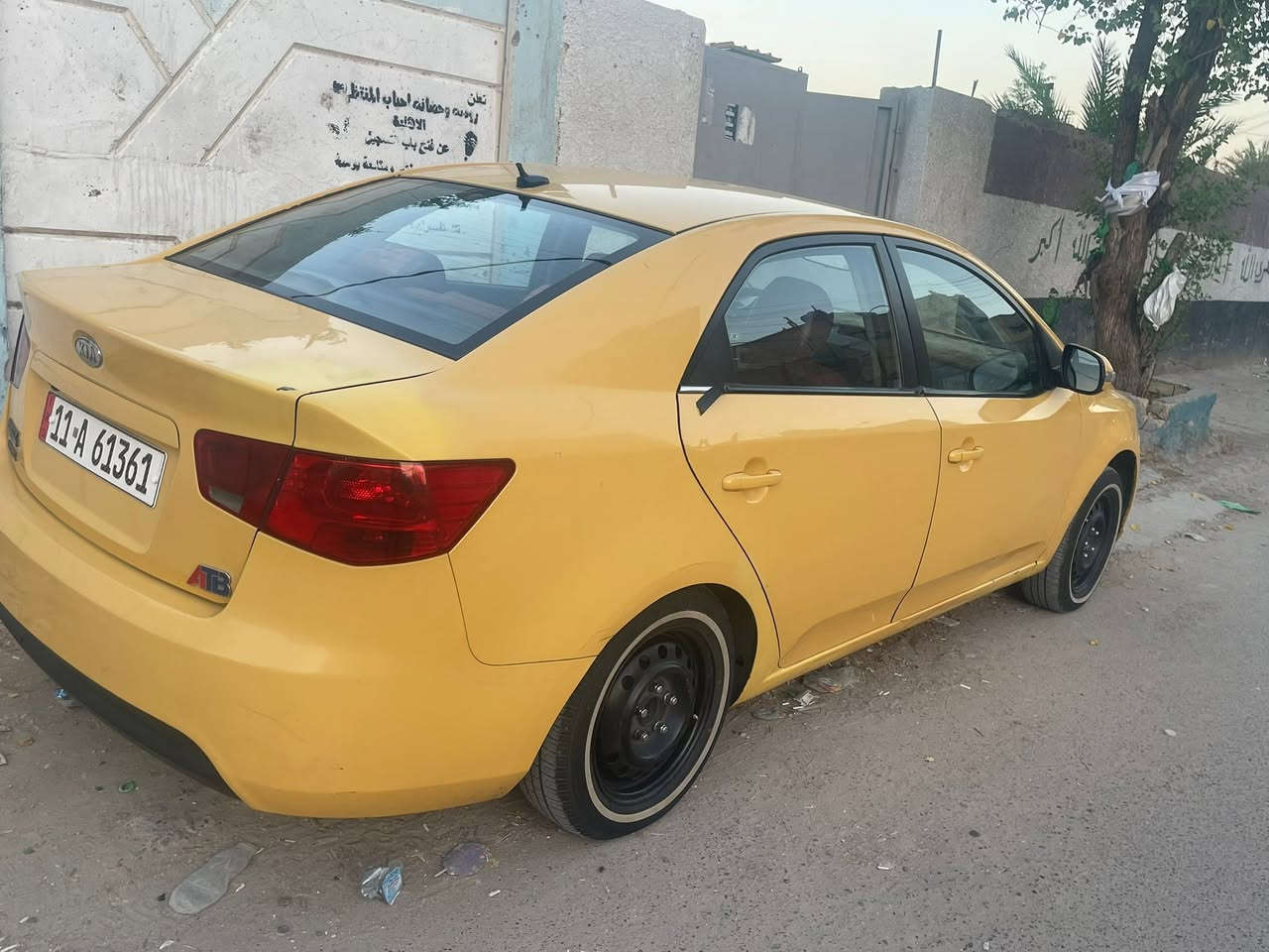 سلام عليكم كيا فورتي موديل 2010 السياره كير ومكينه وتفرعاتهة شادهن قبل فتره وتخم تاير جديد جاهزه وخير من الله السعر ٧٩ ورقه للستفسار اتصل وتدلل ***********

