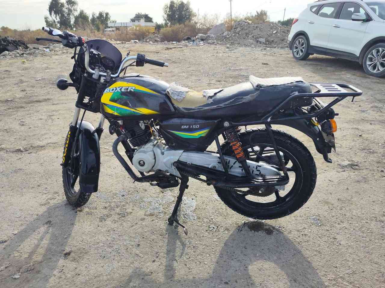 السلام عليكم بوكسر موديل 21 اوراق كاملة+أصولية 
مكينة ناعمة وتخبل بيها خيط وما مبين اصلا 
نقصها فقط استاند صفح 
سعرها 750 وبيها مجال للشراي 
سكن غزالية ***********
