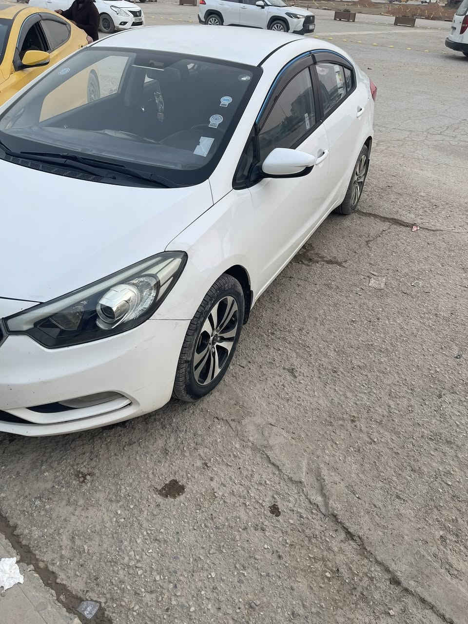 سيراتو 14 1600   *********** مكانها ديوانيه
