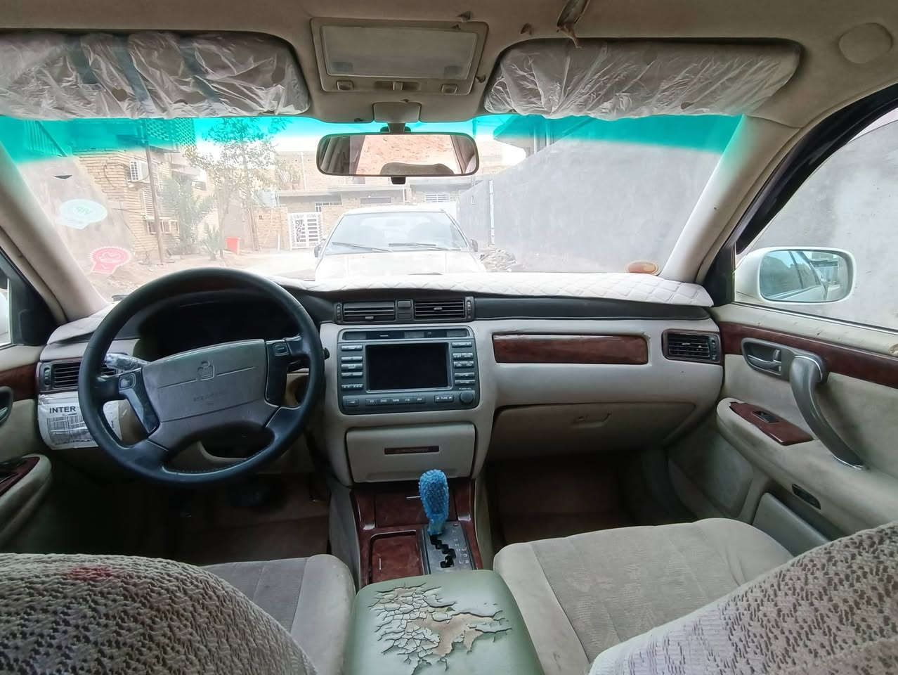 السلام عليكم للبيع ملكه كلك ( ادوات) 2003 كصتين  سياره جاهزه كهربائيات شغاله تبريد ثلج 🥶
 تخم تاير جديد  حداديه 85% محرك كير مكفولات بيها محرك VVTi 24 بيها بس الكفر مال البكلايت الخلفي مكسور بس شرط يشتغل كله  مكاني ناصرية *********** للاستفسار سعرها 30 وبيها مجال للشراي سياره اقتصاديه جدآ
