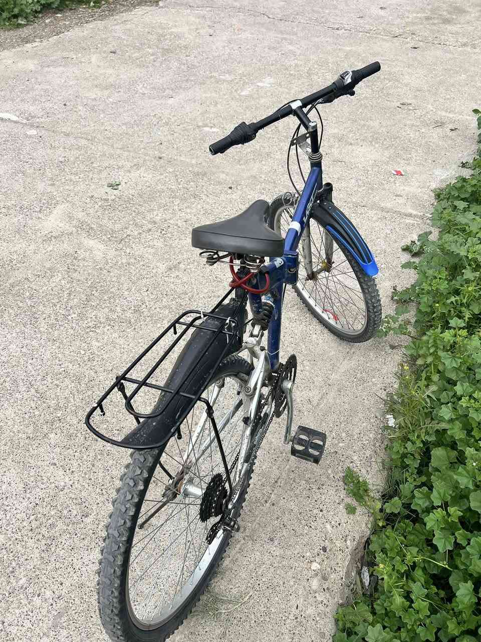 بايسكلي جبلي حجم 26 ✅
كير 7 نمرات شرط 
صطابات شرط 
نضيف مثلما موضح بالصور 
السعر 70 بيع فقط ‼️


**إذا كنت صاحب هذا الإعلان وتريد حذفه لأي سبب، رجاءا أرسل رسالة إلى الدعم الفني**