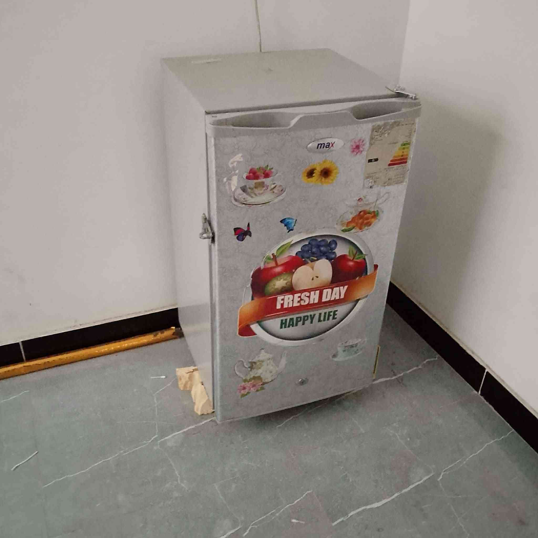 عنوان  بغداد بلديات اقره المنشور 👉👉 واتساب  ***********
كاونتر تفصال مو سوكي 160 الف غساله 17 قدم 70 ثلاجه متر 50 
ثلاجه حجم كبير 150 نص تخم نظيف 125 براد مي جديد 80 🌺
